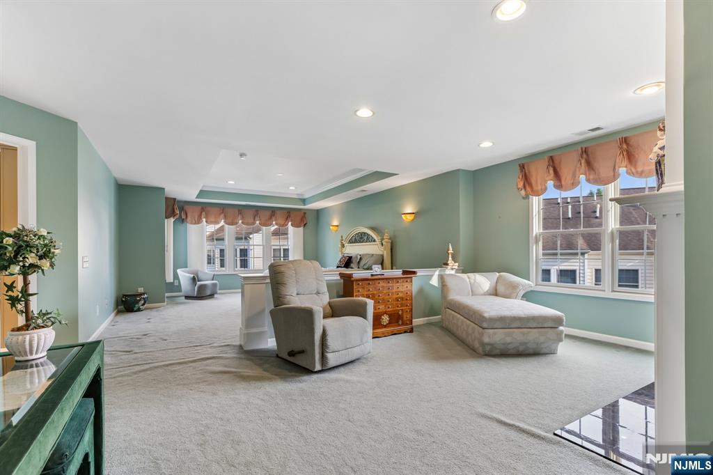 62 Hickory Hill Boulevard 2001