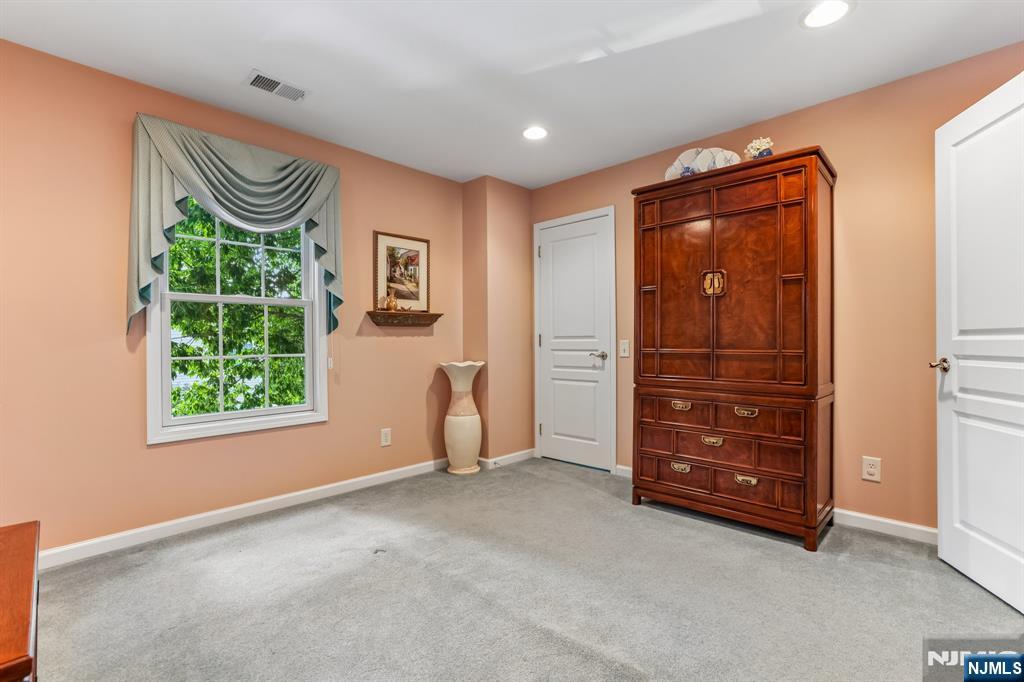 62 Hickory Hill Boulevard 2001