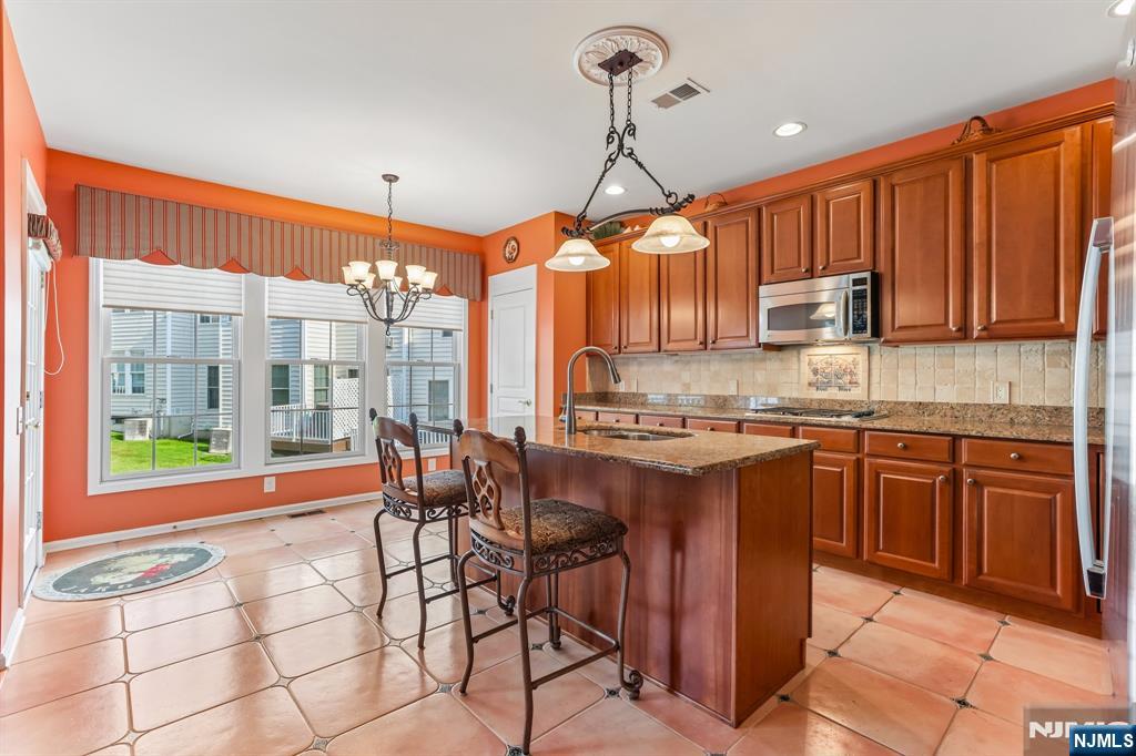 62 Hickory Hill Boulevard 2001