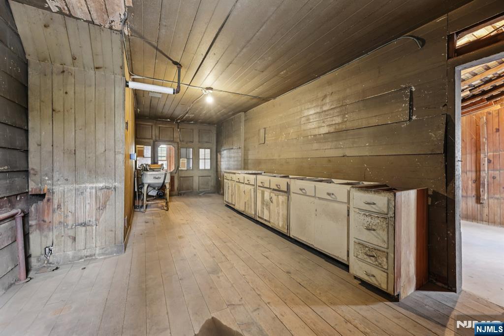 142 Island Road