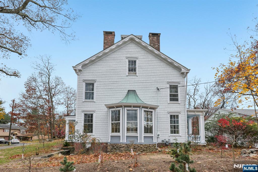 142 Island Road