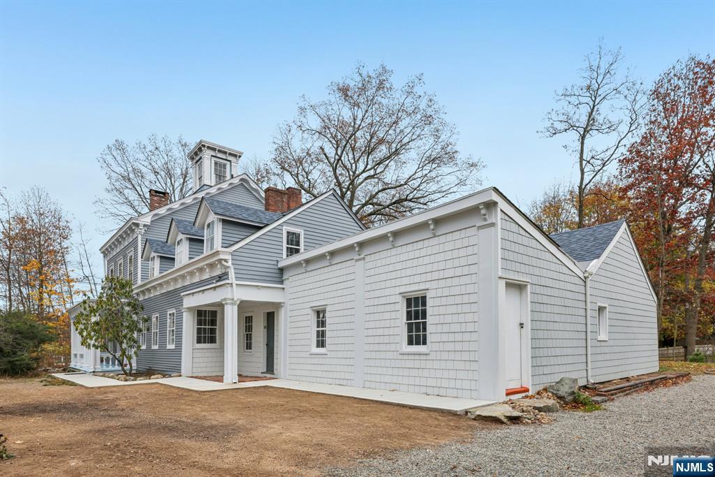 142 Island Road