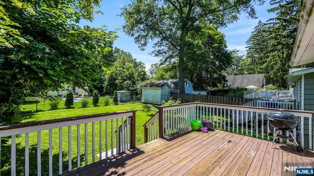 15 Grandview Avenue