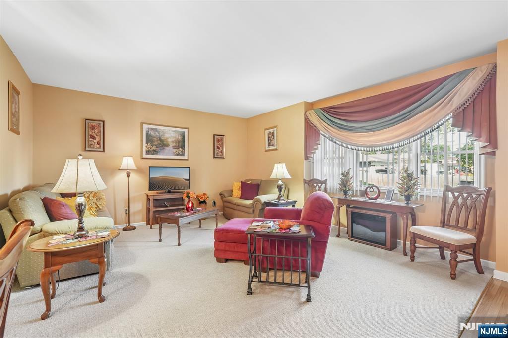 485 Saddle River Road 7