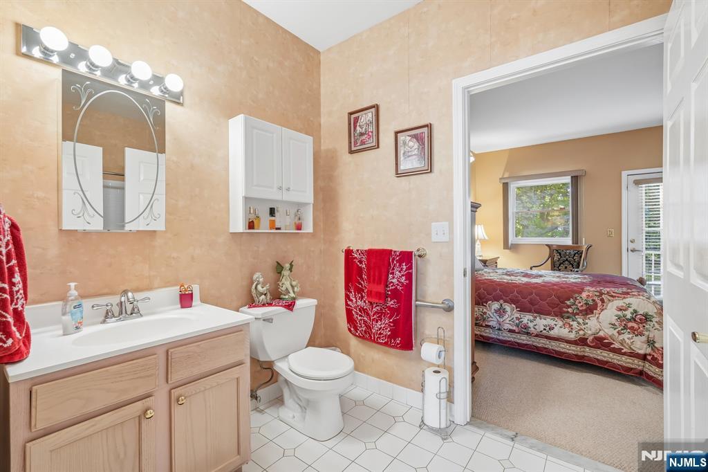 485 Saddle River Road 7