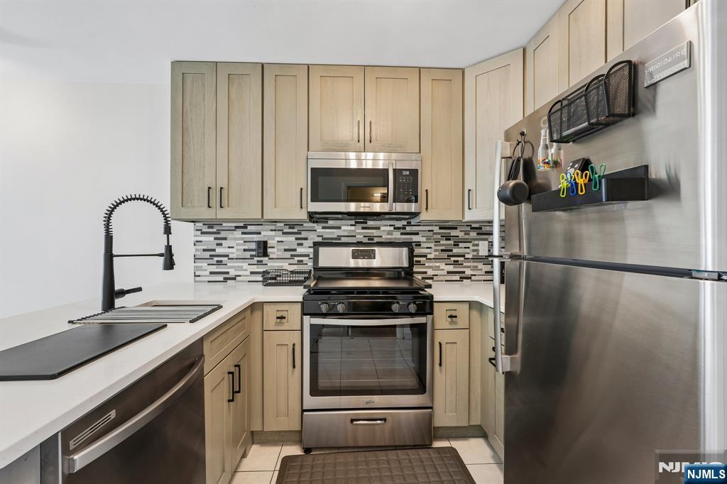 105 W Ridge Mews 1E