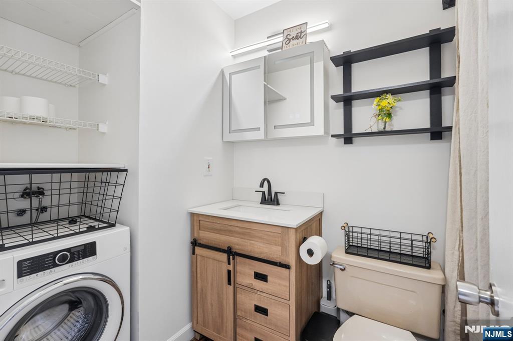105 W Ridge Mews 1E