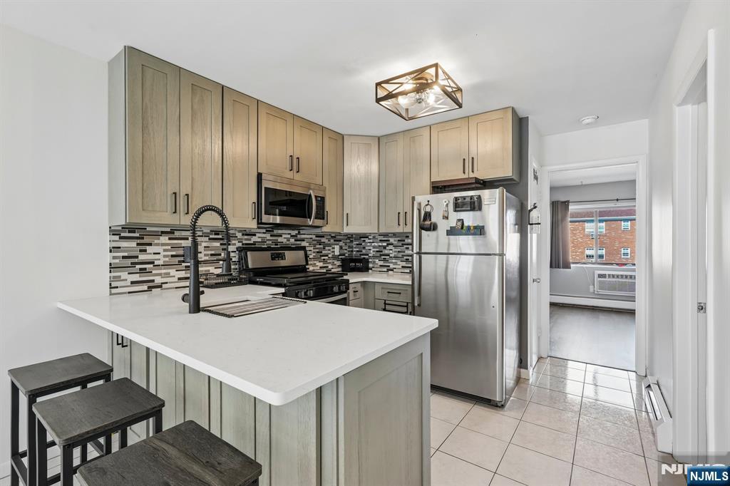 105 W Ridge Mews 1E