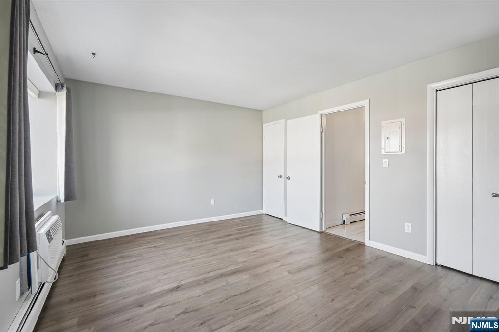 105 W Ridge Mews 1E