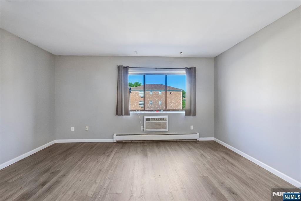 105 W Ridge Mews 1E