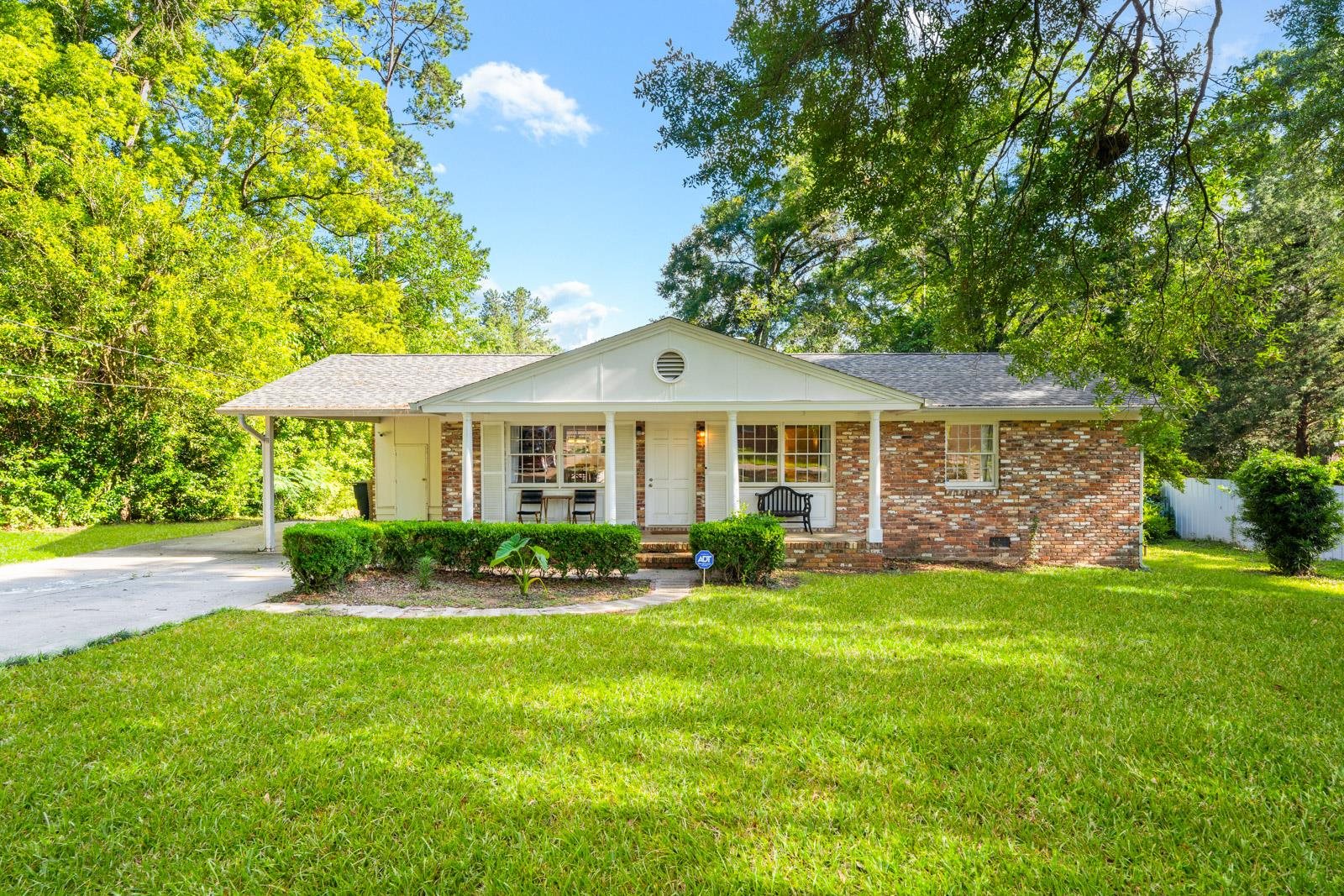 1825 Sharon Road