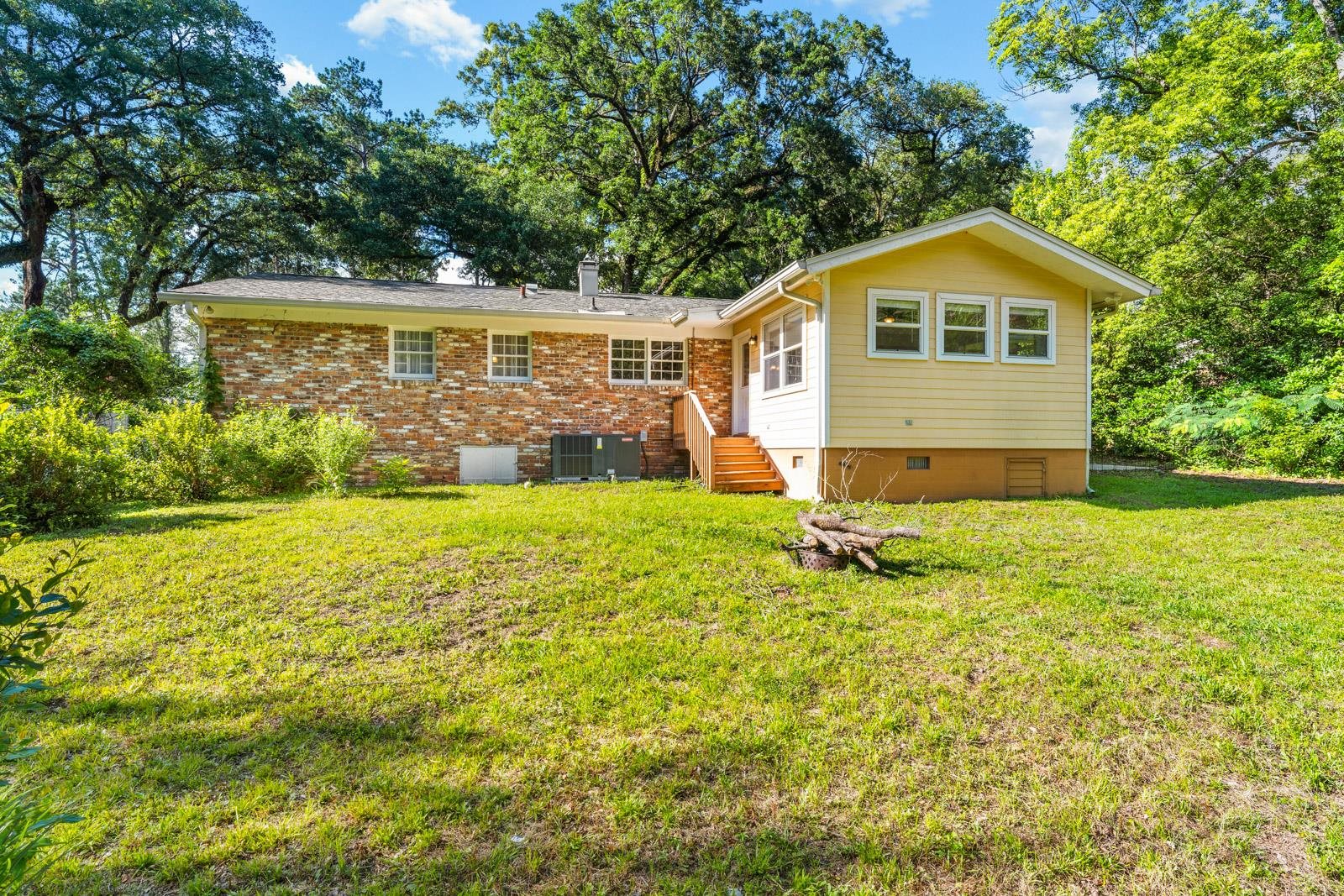 1825 Sharon Road
