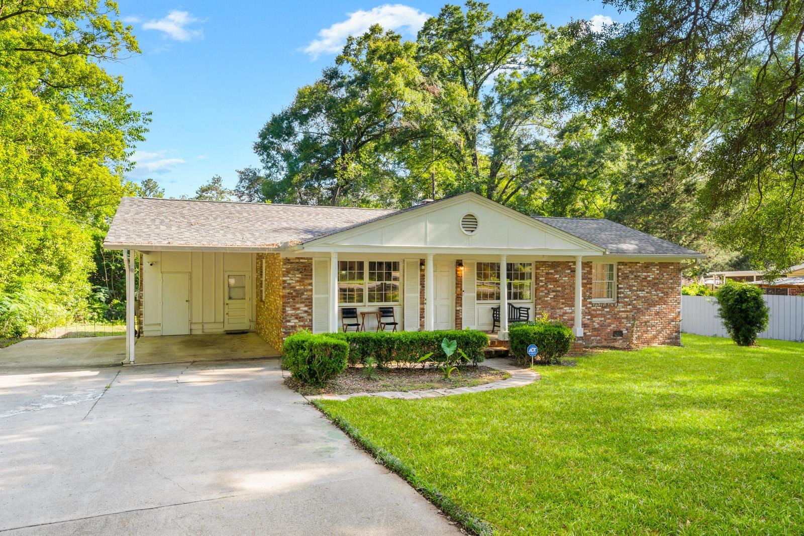 1825 Sharon Road