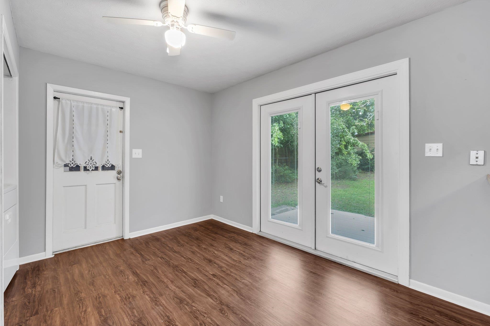 2112 Harriet Drive