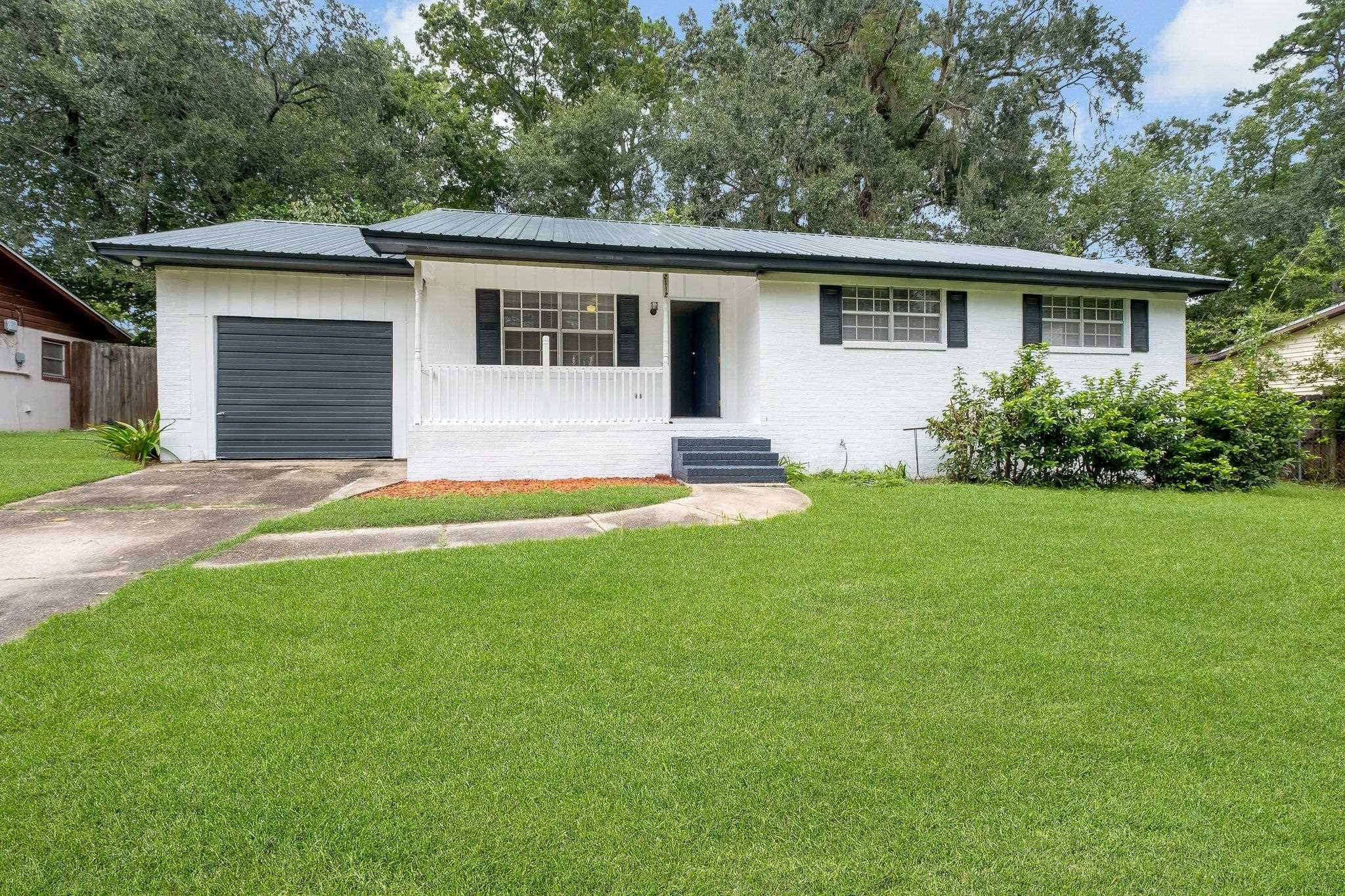 2112 Harriet Drive