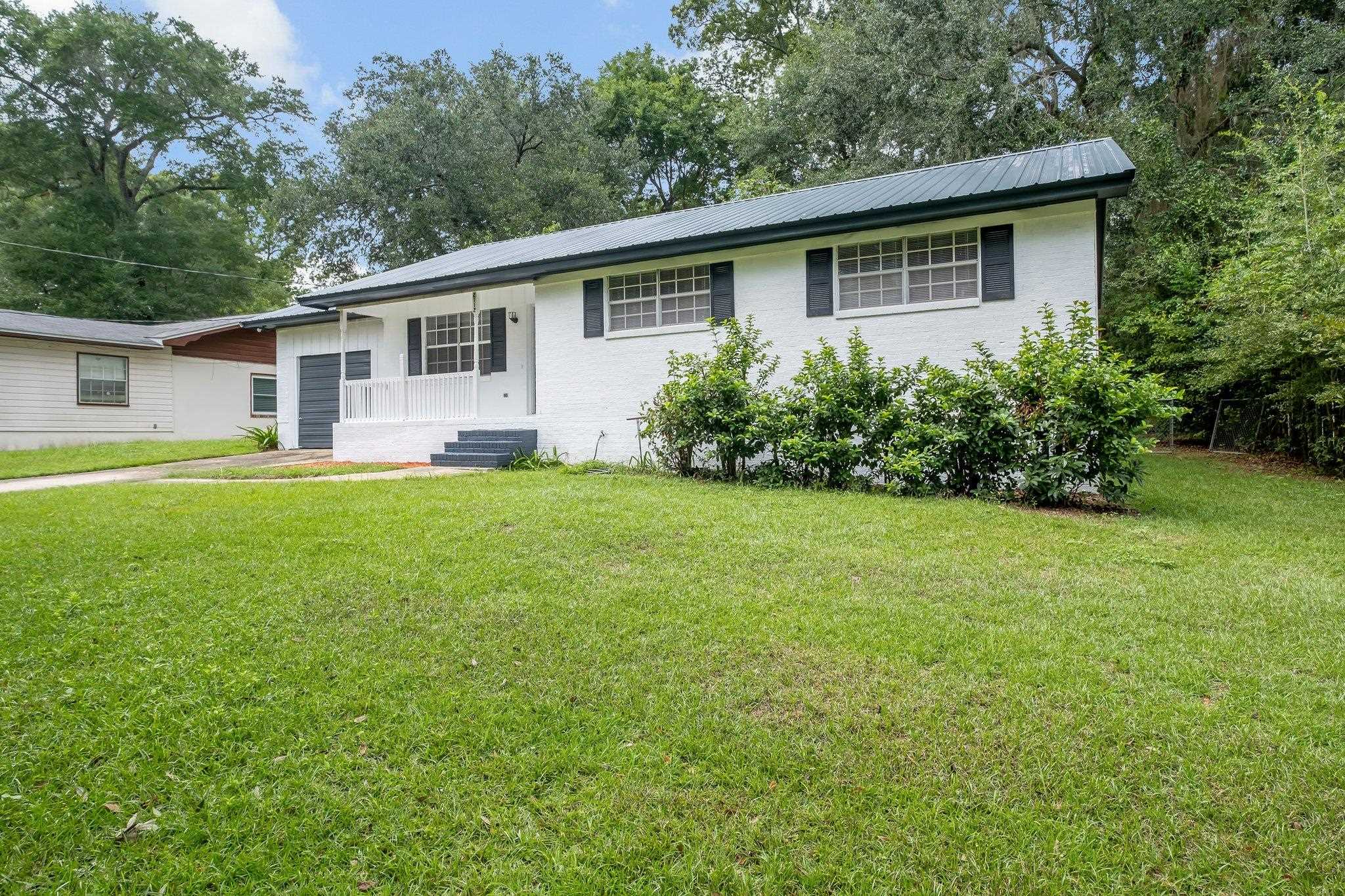 2112 Harriet Drive