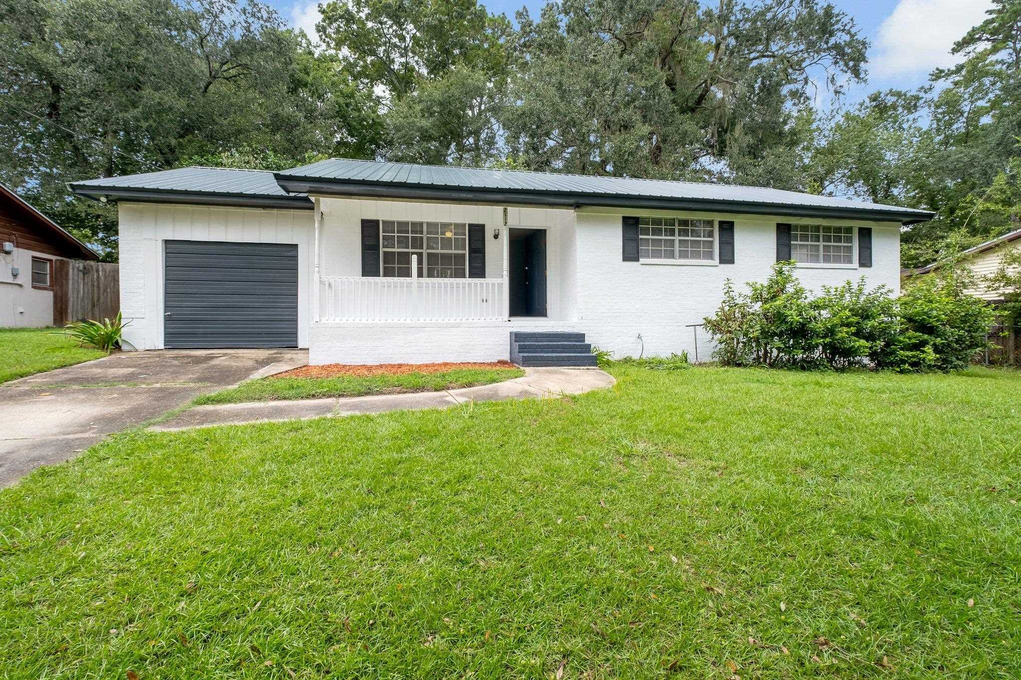 2112 Harriet Drive