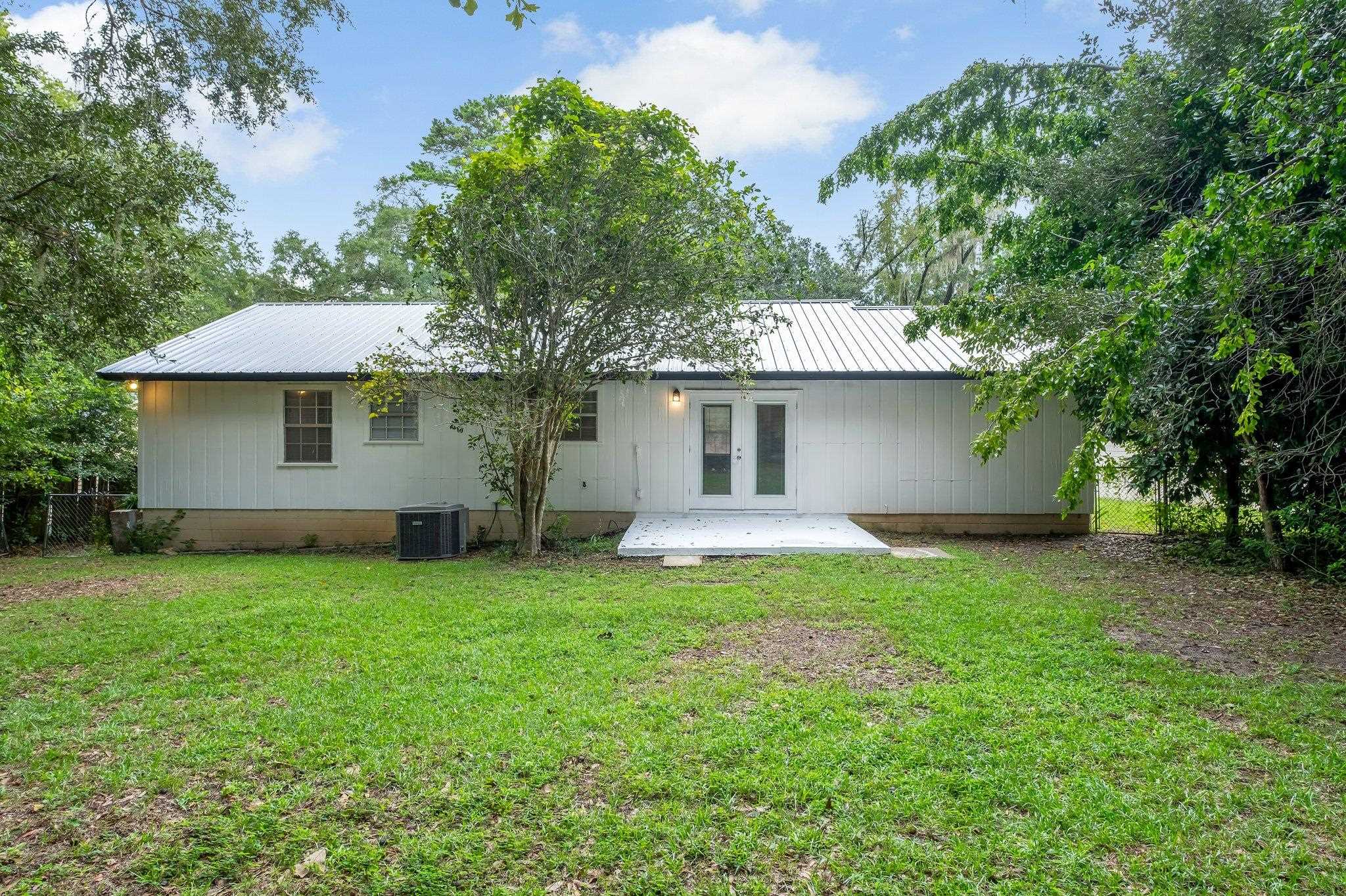 2112 Harriet Drive