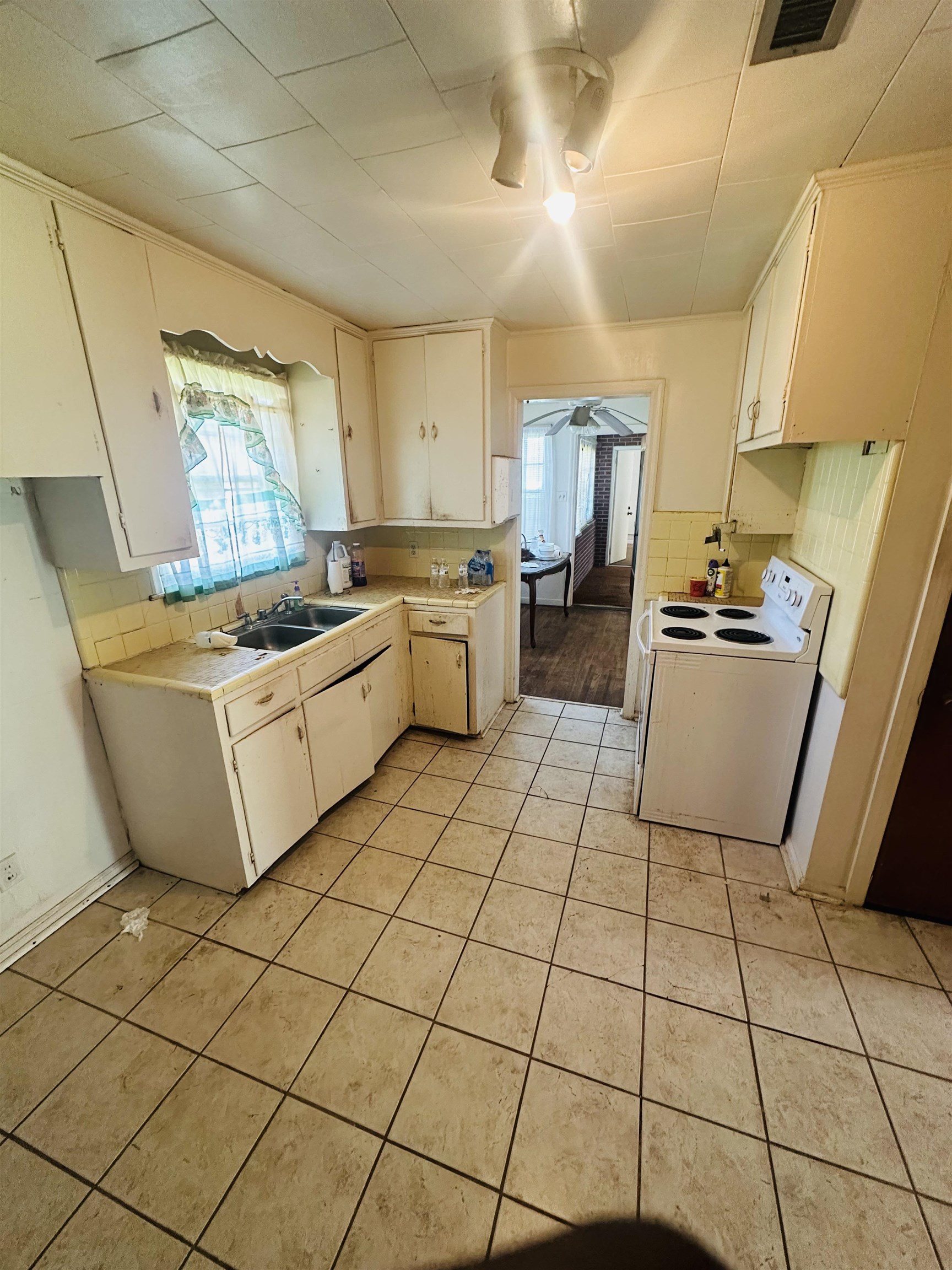 2099 Woodward Road