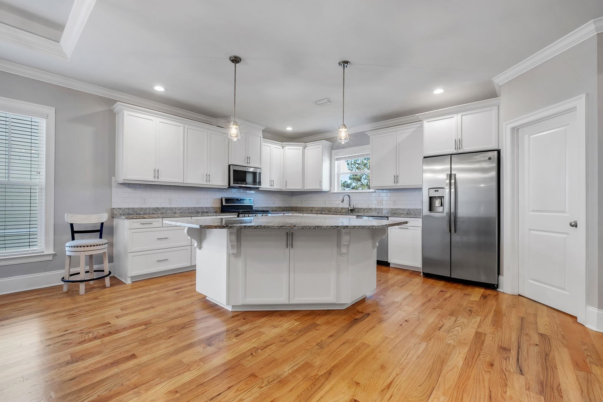 2529 Mount Vernon Lane