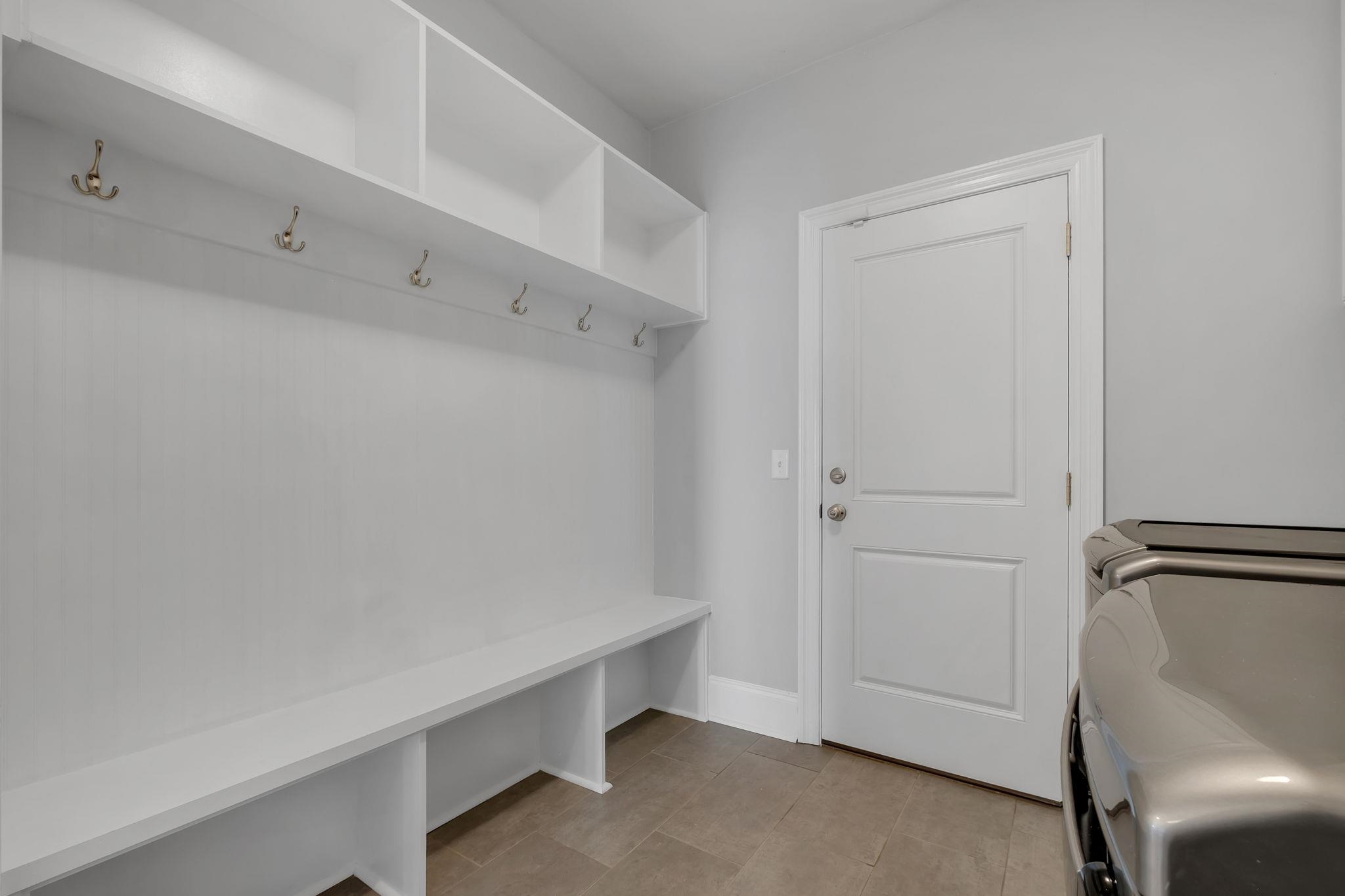 2529 Mount Vernon Lane