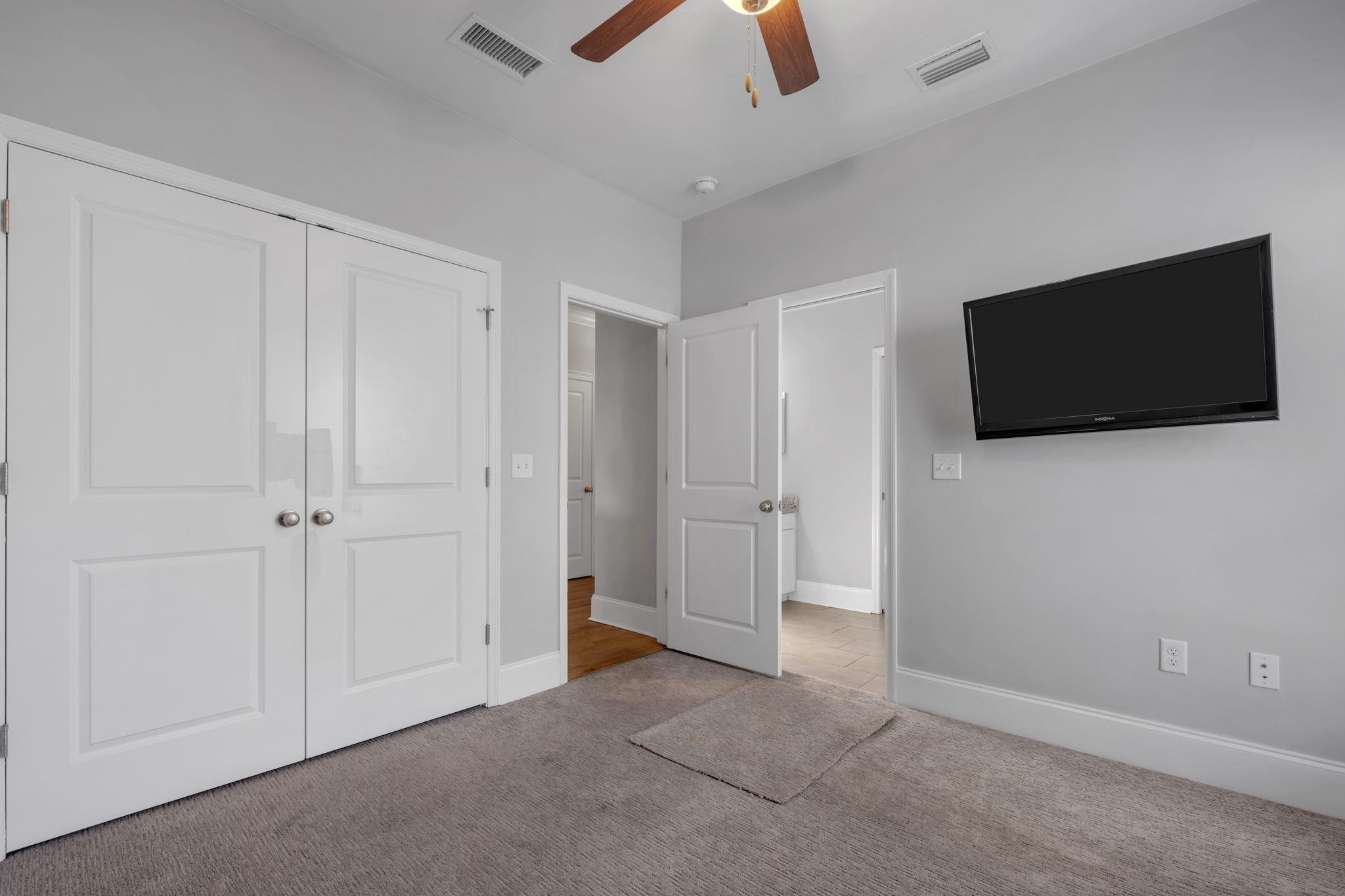 2529 Mount Vernon Lane