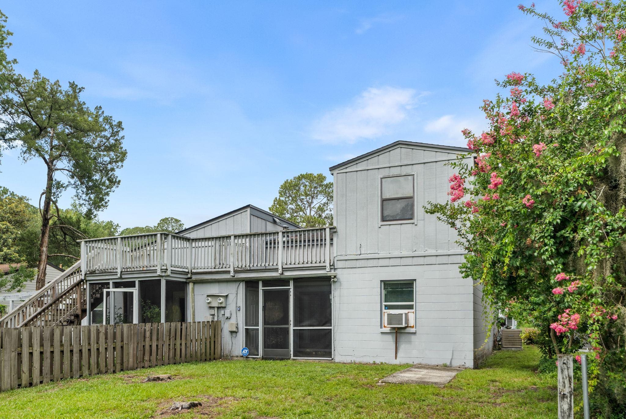 4105 NE 17th Terrace