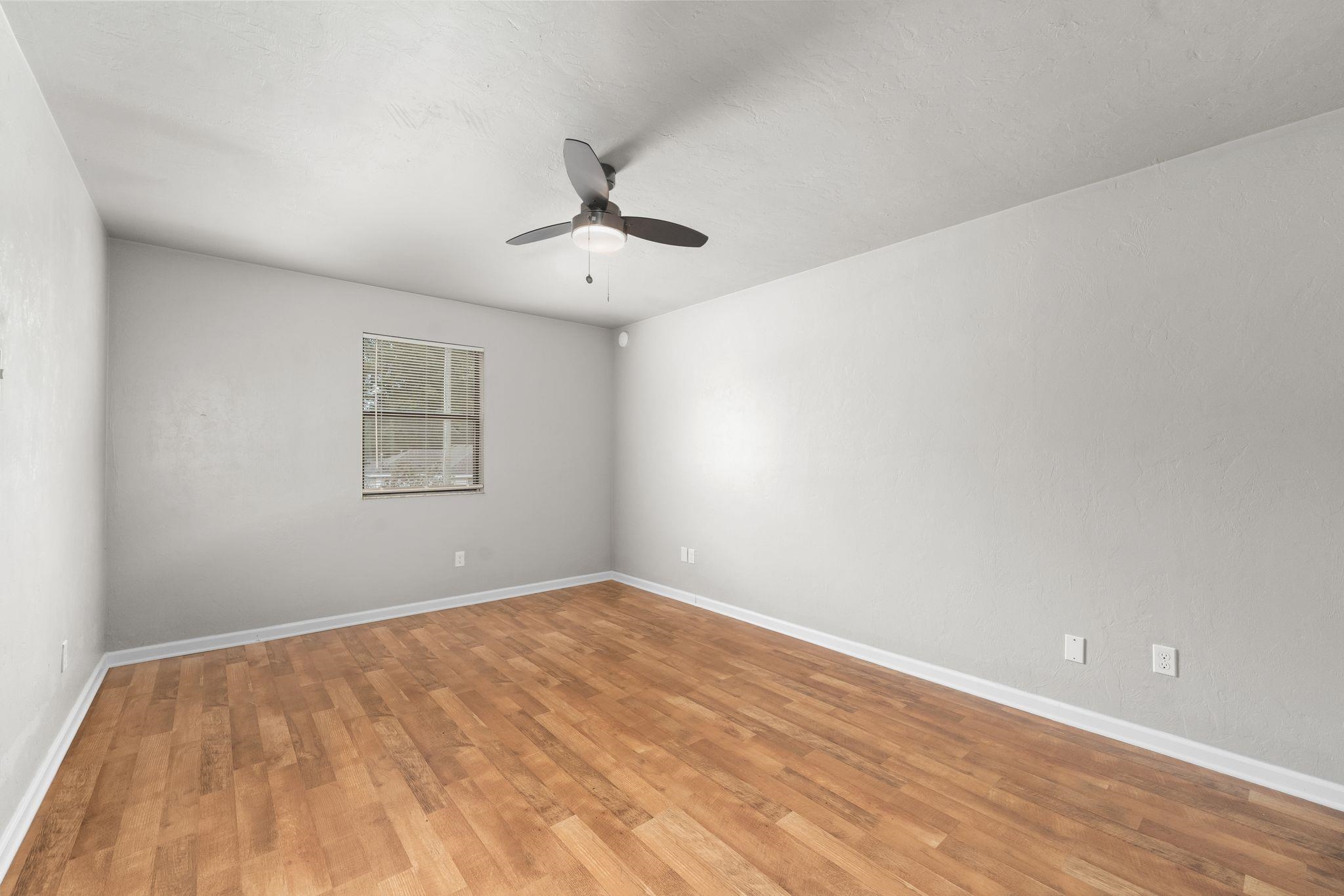 4105 NE 17th Terrace