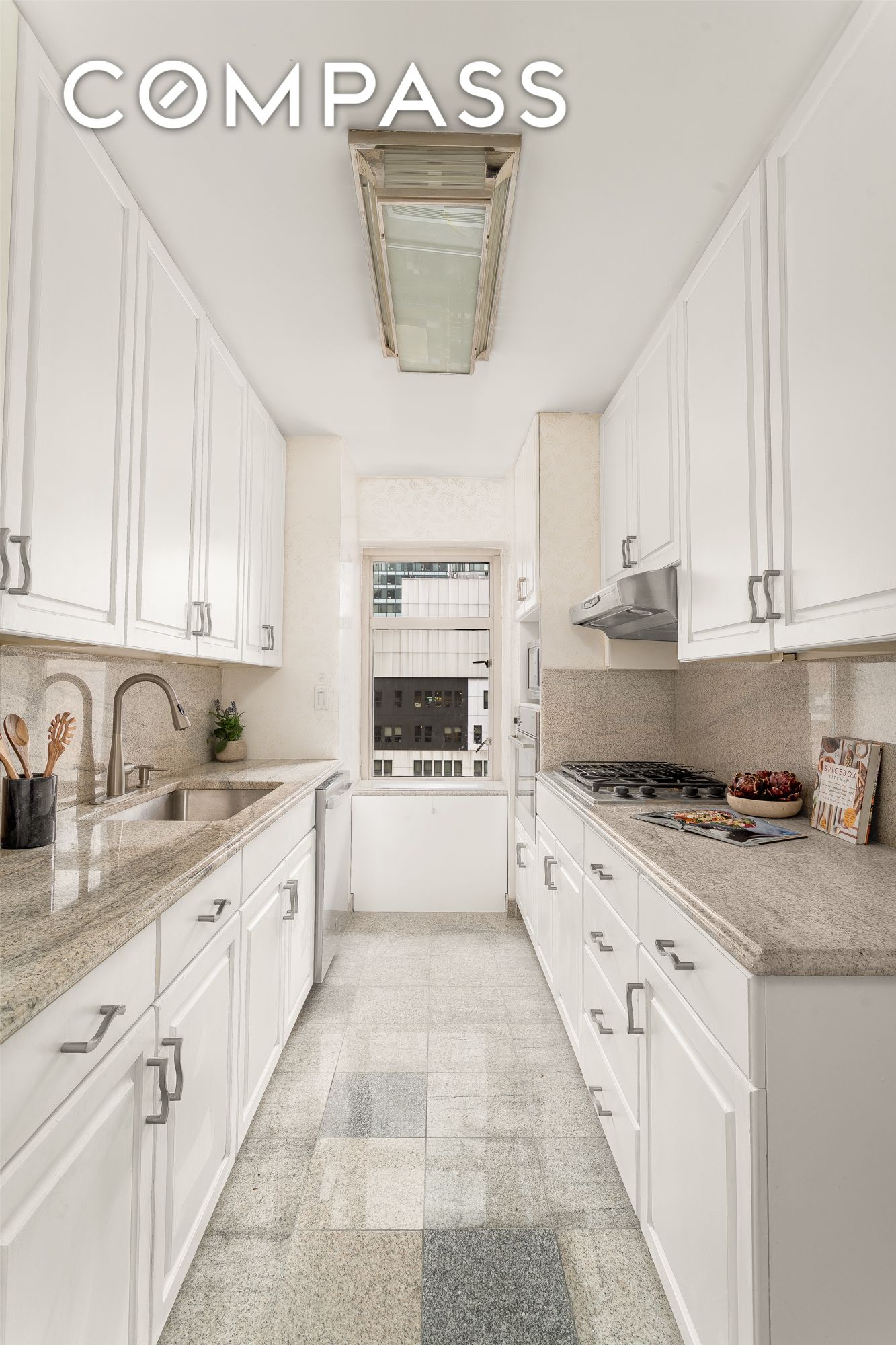 200 E 57th Street 18F