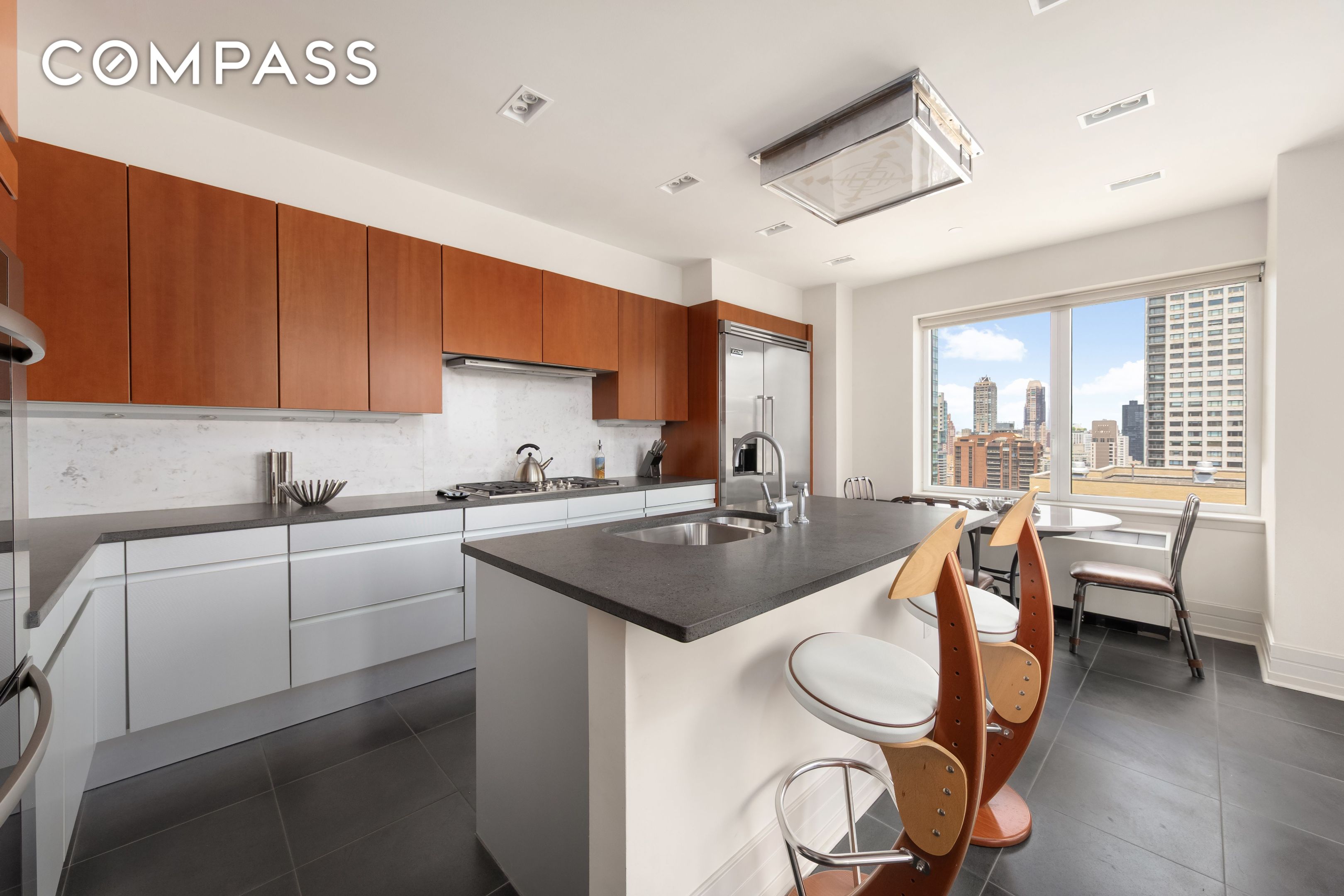 300 E 55th Street PH1C