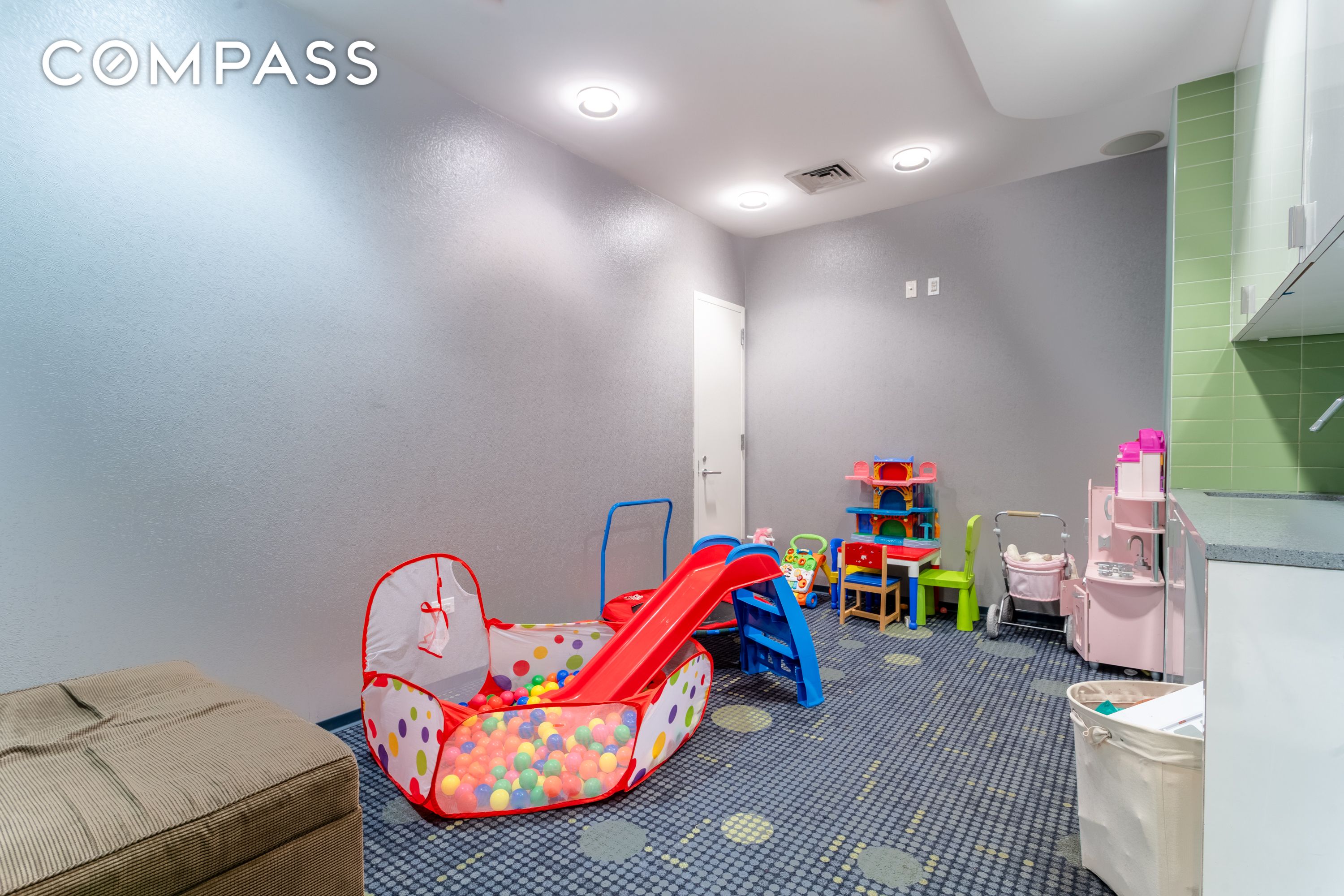 524 E 72nd Street 31F