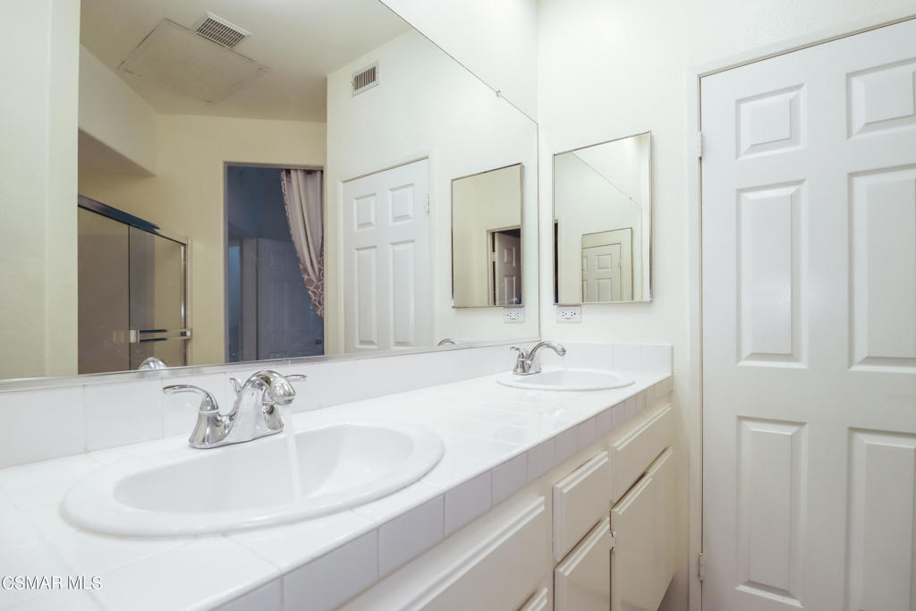 11727 Villageview Court