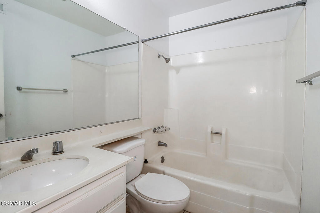 19221 Sherman Way 27