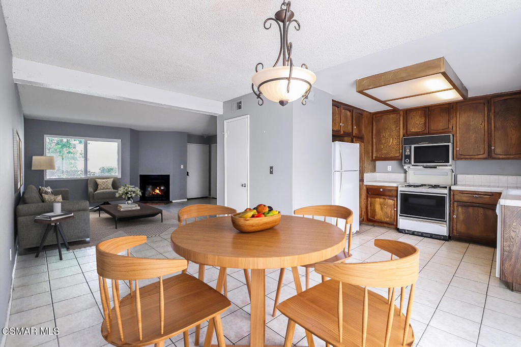 19221 Sherman Way 27