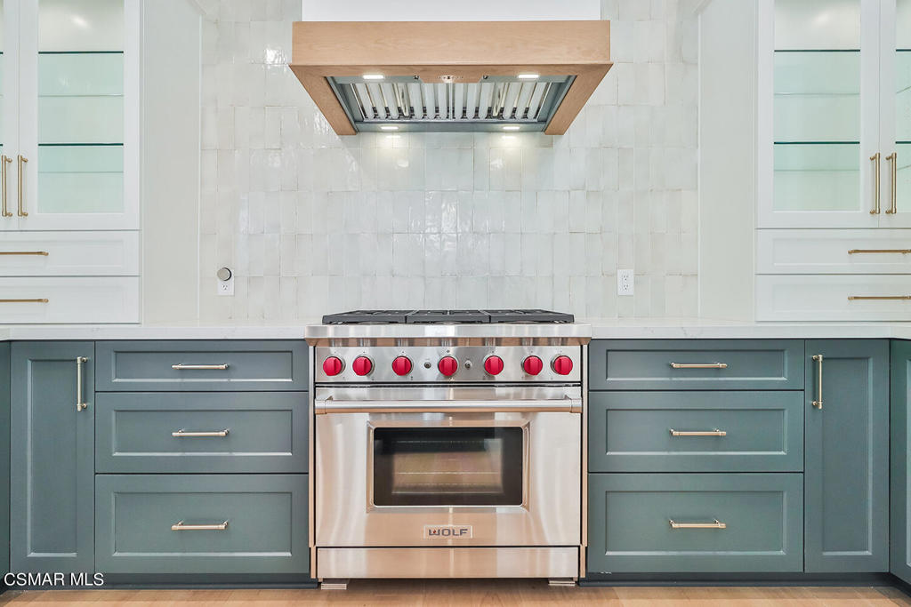 1062 La Cresta Drive