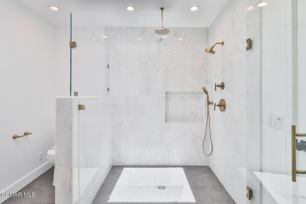 1062 La Cresta Drive