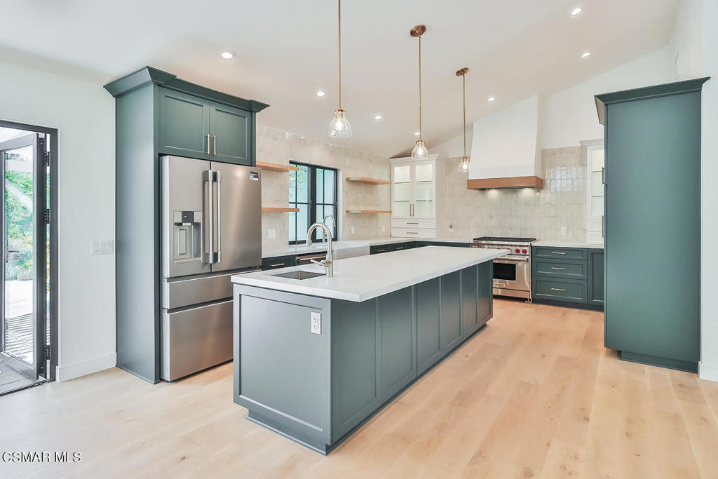 1062 La Cresta Drive