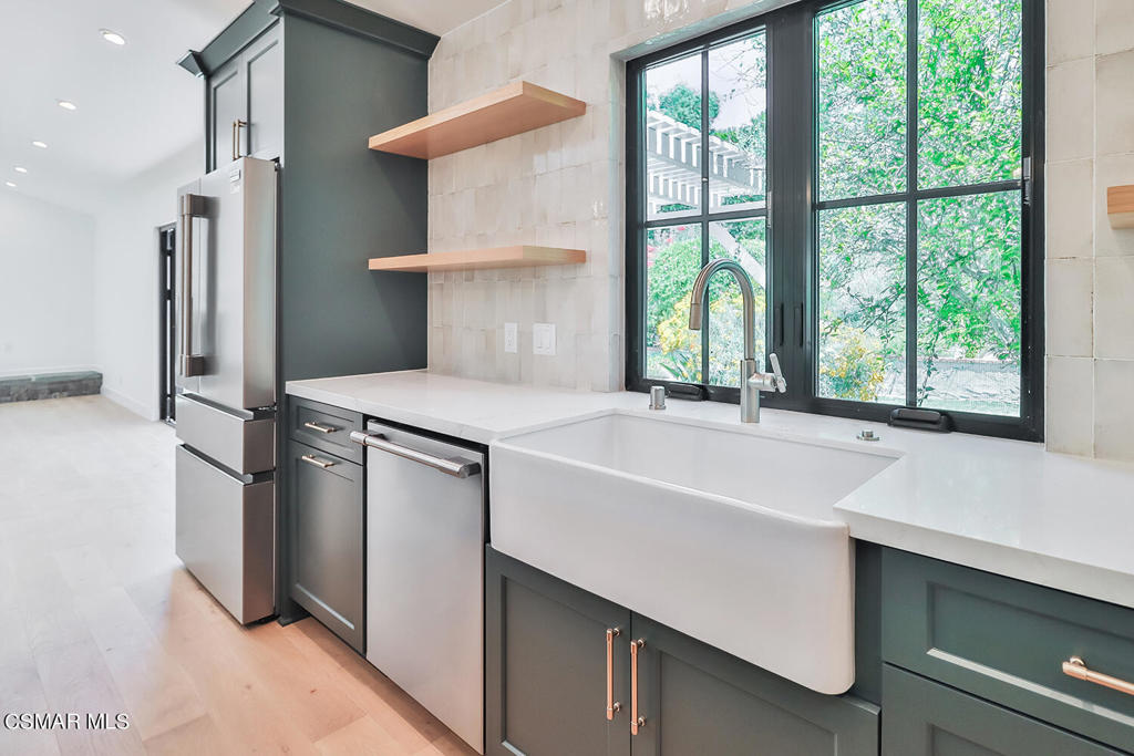 1062 La Cresta Drive