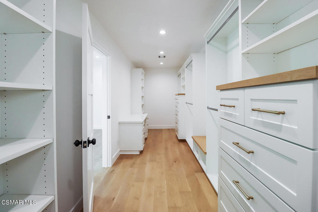 1062 La Cresta Drive