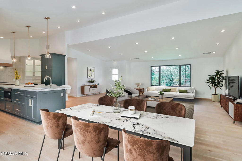 1062 La Cresta Drive