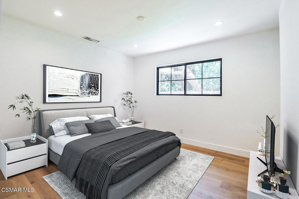 1062 La Cresta Drive