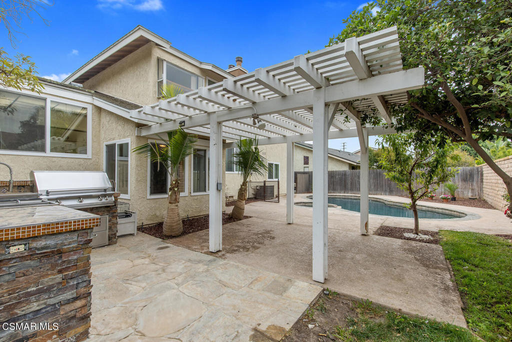 405 Deerhurst Avenue