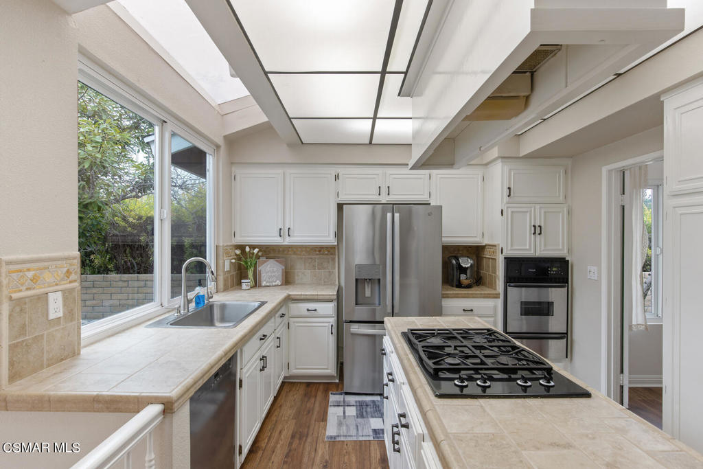 405 Deerhurst Avenue