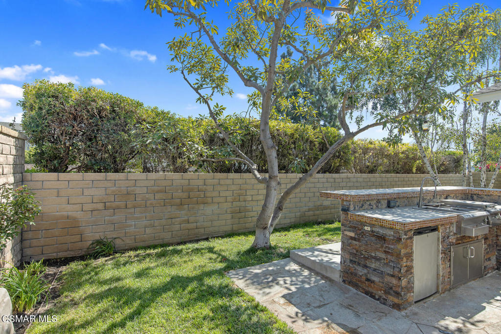 405 Deerhurst Avenue