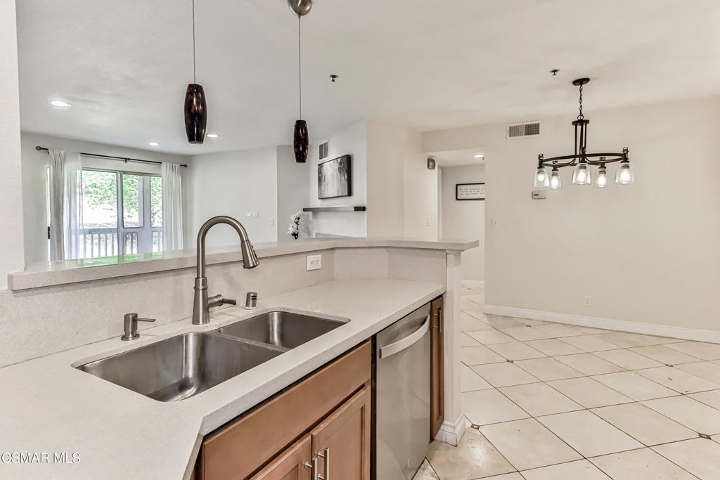 5805 Oak Bend Lane 309