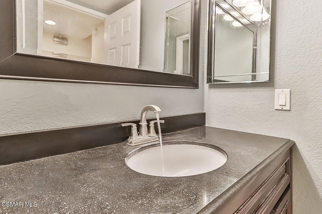 5805 Oak Bend Lane 309