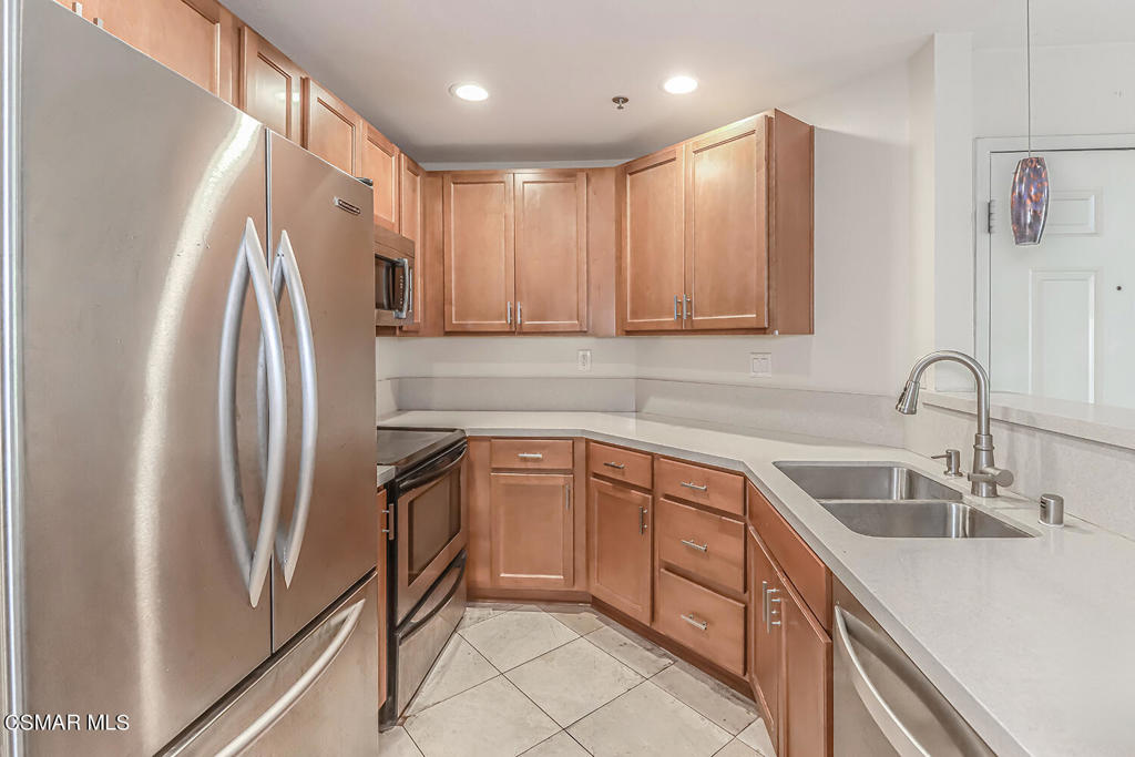 5805 Oak Bend Lane 309