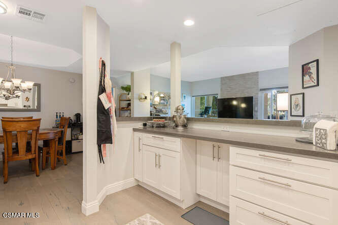 5420 Sylmar Avenue 207