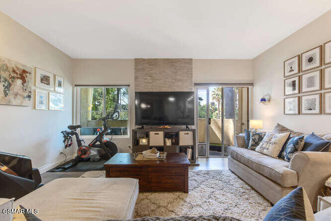 5420 Sylmar Avenue 207