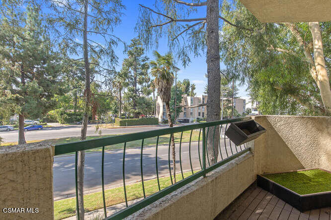 5420 Sylmar Avenue 207